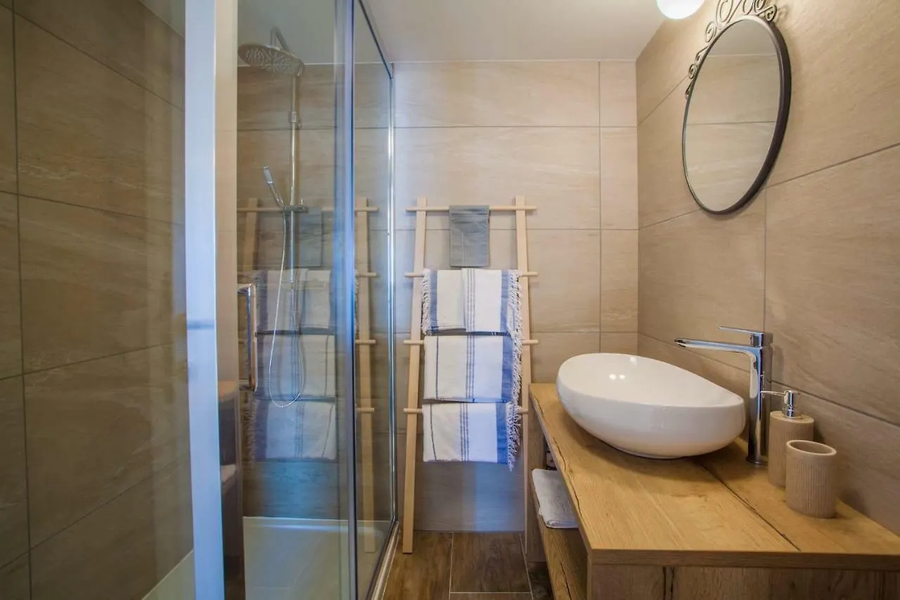 Apartmani Kraj Mora Cres 0*,