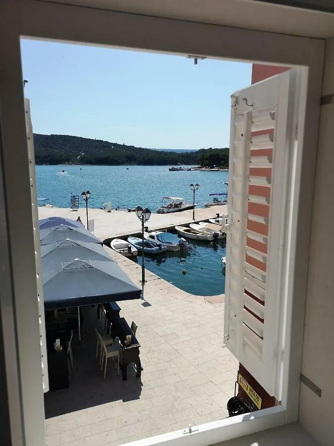 Apartmani Kraj Mora Cres 0*,